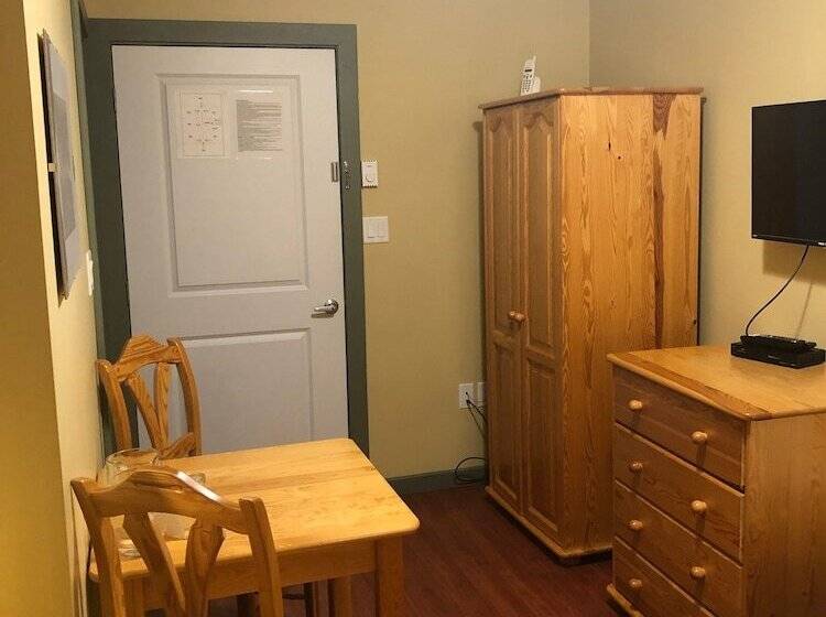 צימר Crowsnest Vineyards Guesthouse