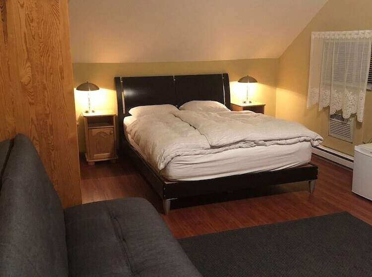 צימר Crowsnest Vineyards Guesthouse