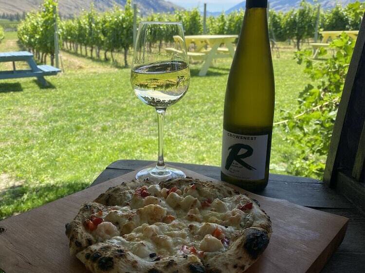 צימר Crowsnest Vineyards Guesthouse