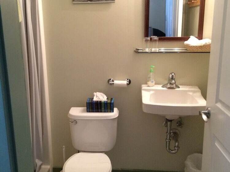 צימר Crowsnest Vineyards Guesthouse