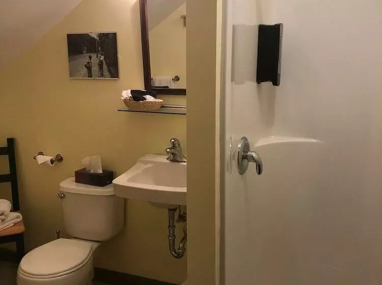 Bed and Breakfast Crowsnest Vineyards Guesthouse