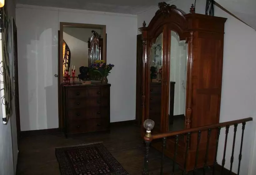 ベッドアンドブレックファースト Le Voltaire