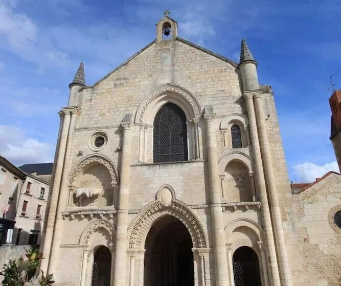 ベッドアンドブレックファースト Le Voltaire