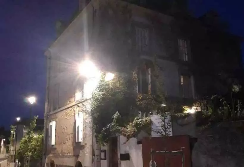 ベッドアンドブレックファースト Le Voltaire