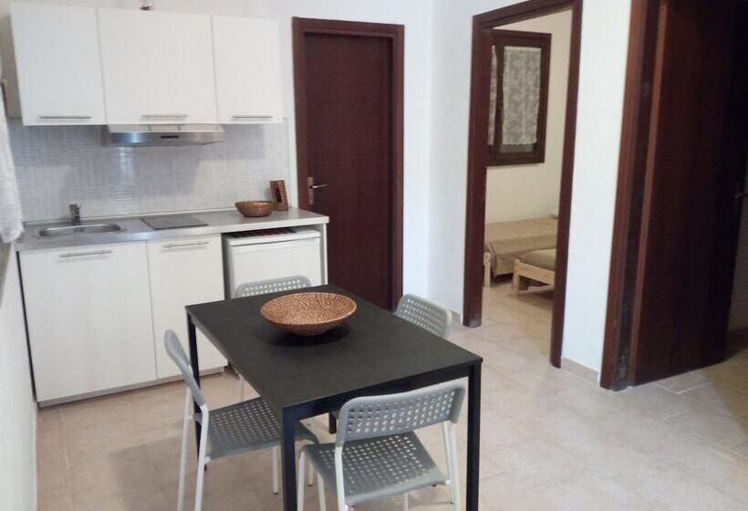 여관 Parco Dei Crisciuni Villaggio Camping