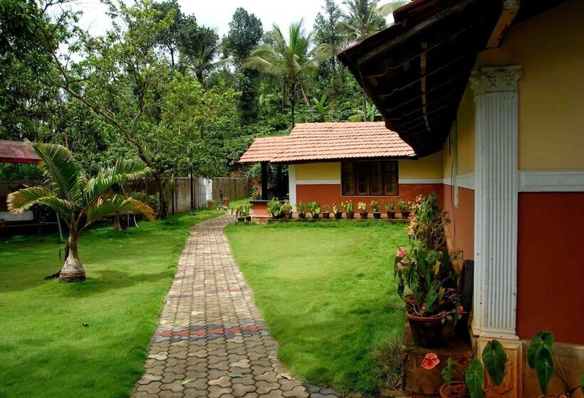 هتل Chandragiri Bungalow