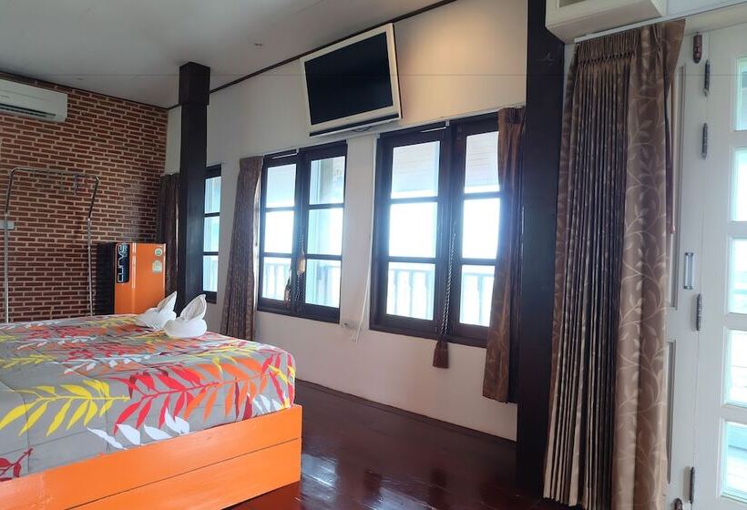 בית מלון כפרי Laong Pilom Boutique Guesthouse