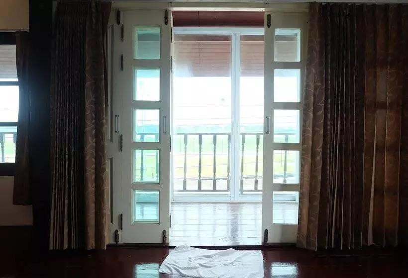 هتل Laong Pilom Boutique Guesthouse