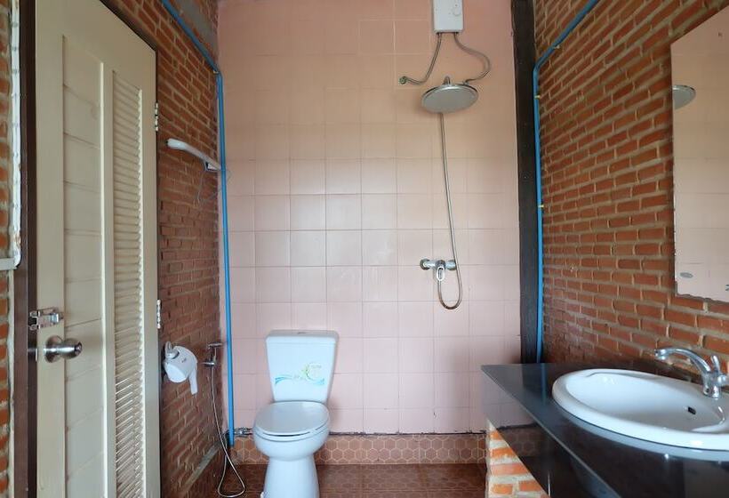 בית מלון כפרי Laong Pilom Boutique Guesthouse