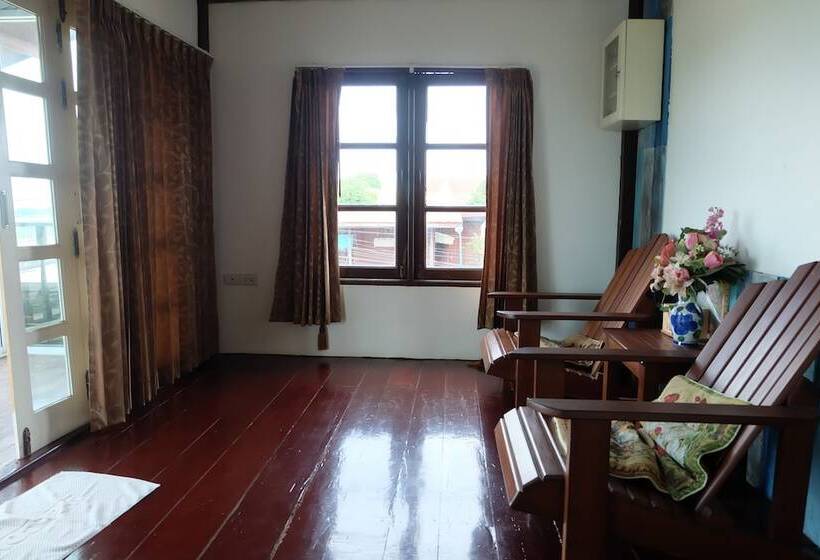 בית מלון כפרי Laong Pilom Boutique Guesthouse