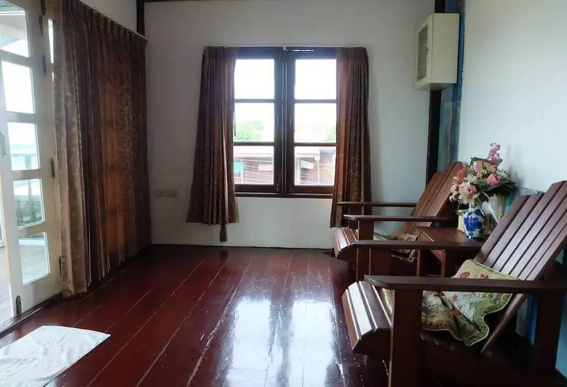 هتل Laong Pilom Boutique Guesthouse