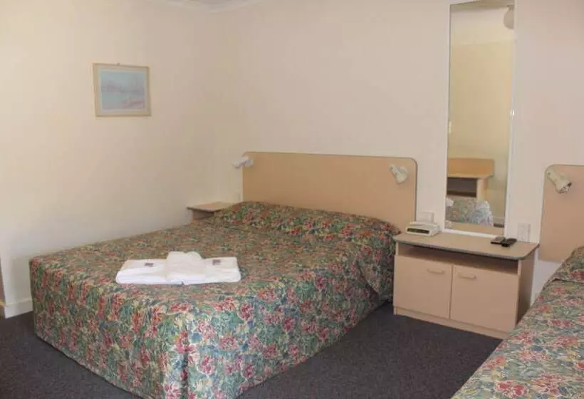 モーテル Mid Coast Motor Inn