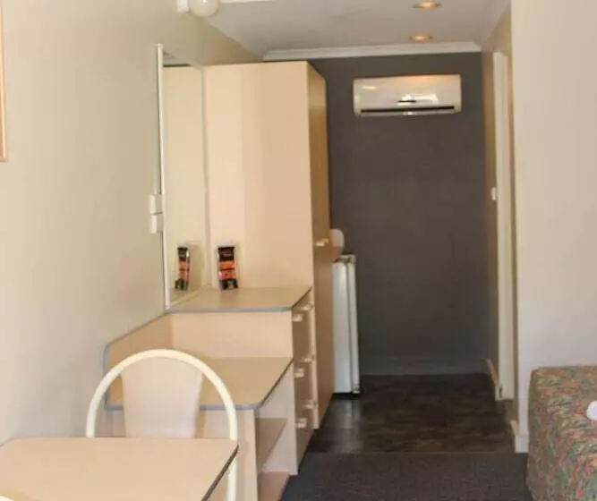 モーテル Mid Coast Motor Inn