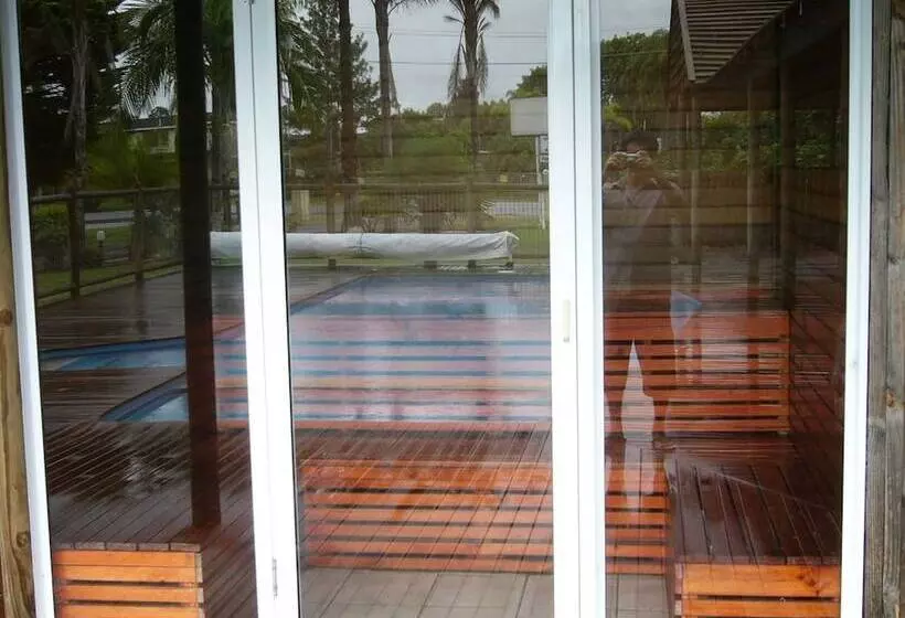 モーテル Mid Coast Motor Inn