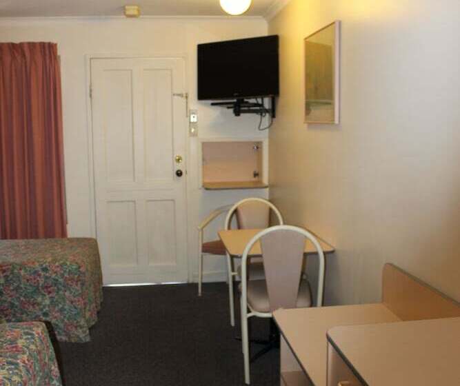 모텔 Mid Coast Motor Inn