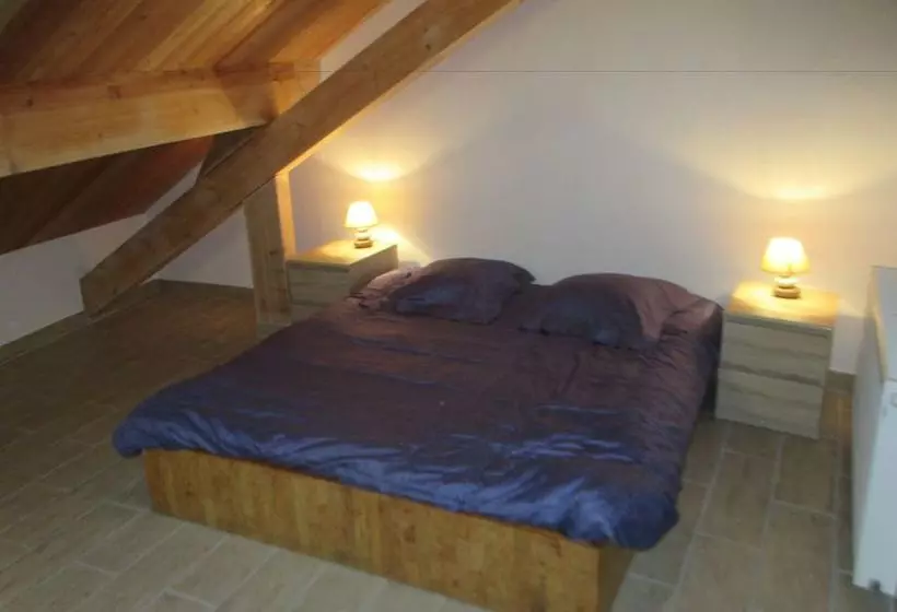 ペンション Gîte Auberge L Oustalet
