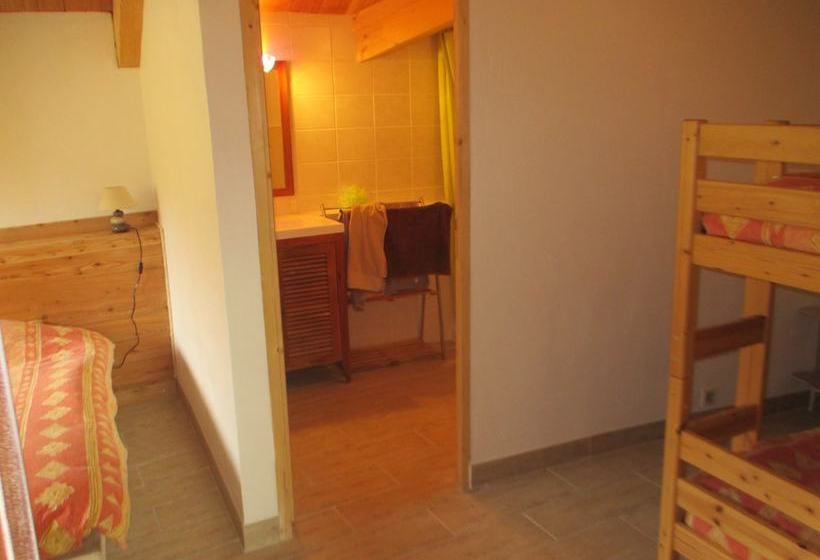 Пансион Gîte Auberge L Oustalet