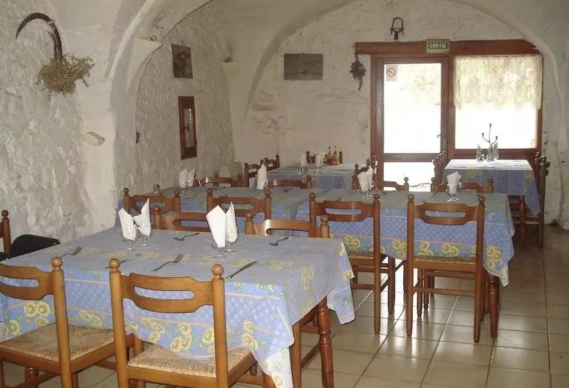 ペンション Gîte Auberge L Oustalet