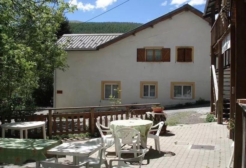 ペンション Gîte Auberge L Oustalet