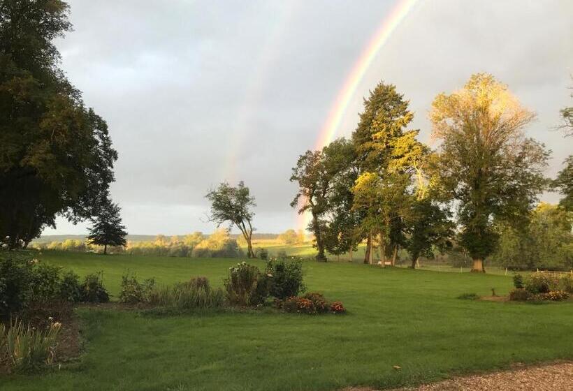 צימר Chateau De Sury