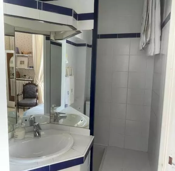 ベッドアンドブレックファースト Chateau De Sury