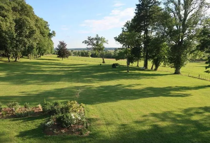 ベッドアンドブレックファースト Chateau De Sury