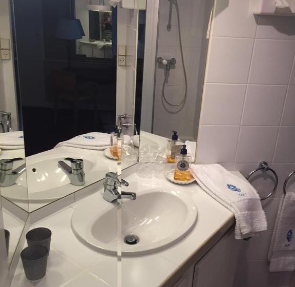 צימר Chateau De Sury