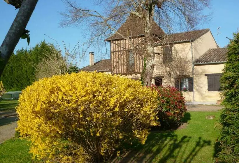 ベッドアンドブレックファースト Les Sureaux