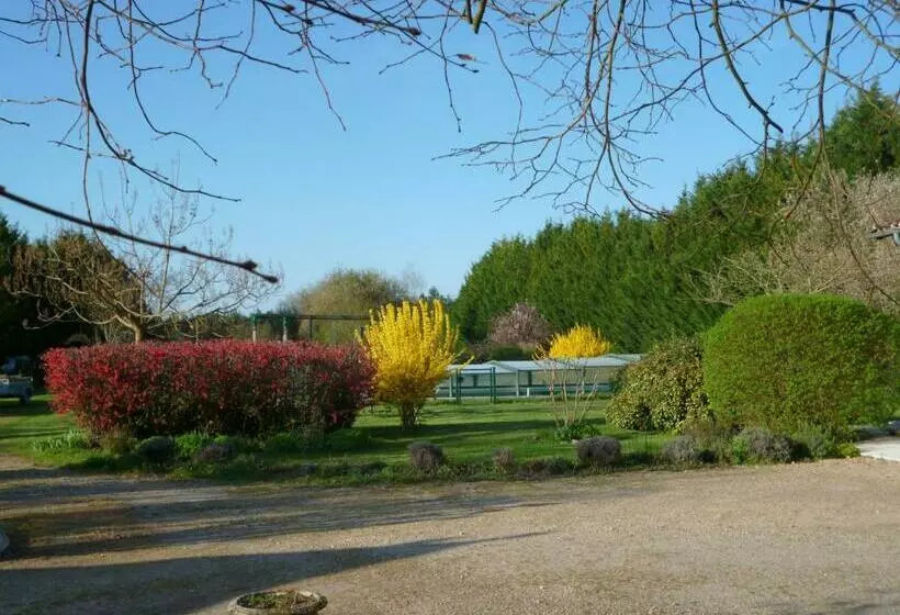 ベッドアンドブレックファースト Les Sureaux