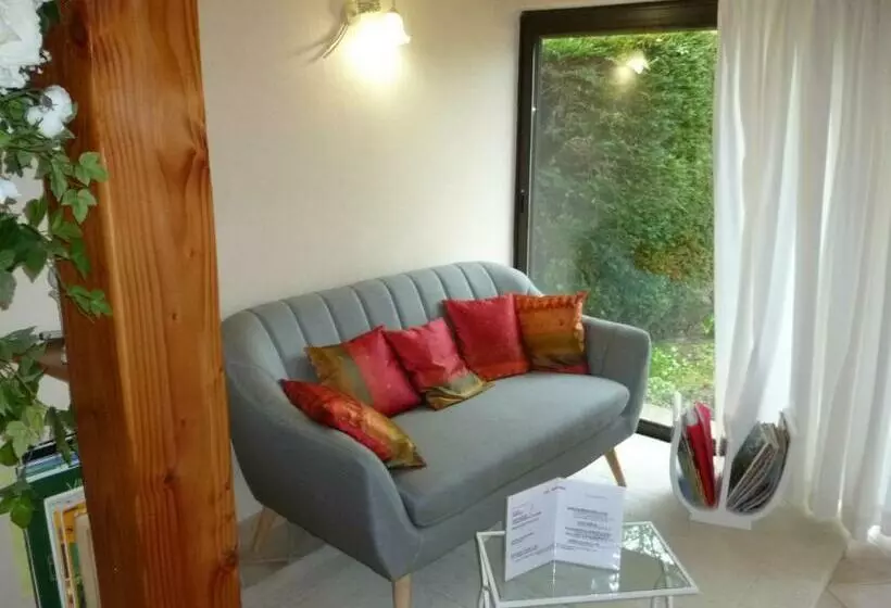 ベッドアンドブレックファースト Les Sureaux