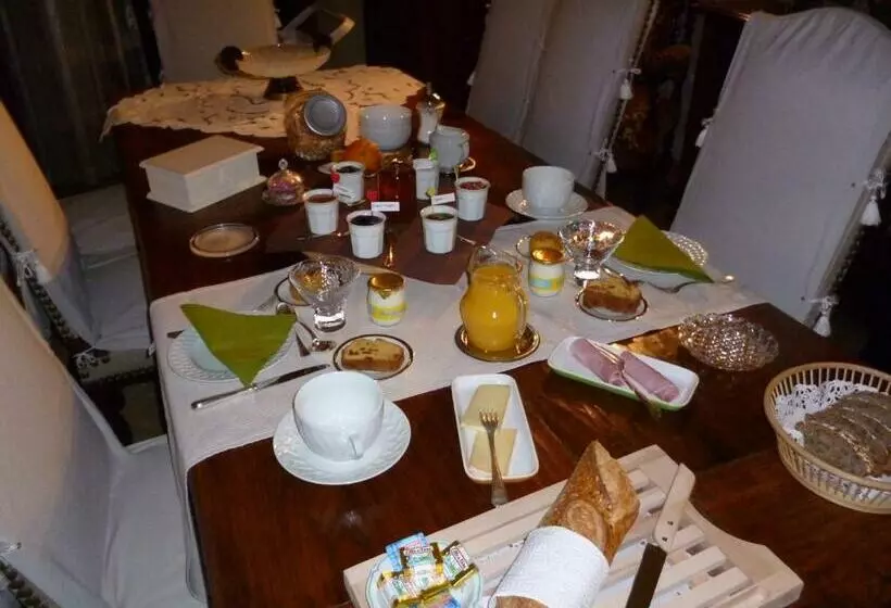 ベッドアンドブレックファースト Les Sureaux