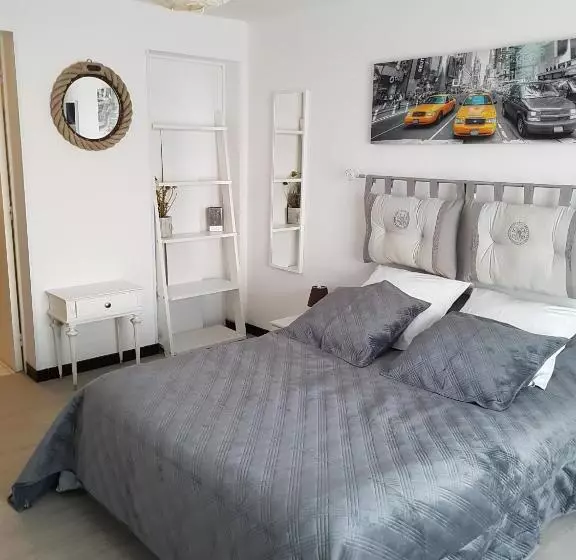 Aamiaismajoitus (B&B) Villa Face Mer