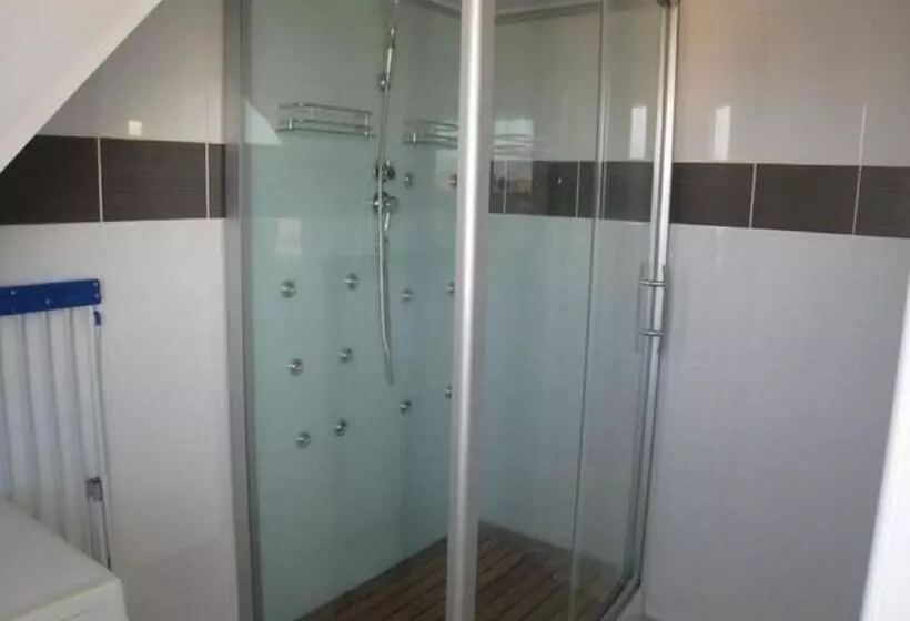 Aamiaismajoitus (B&B) Villa Face Mer