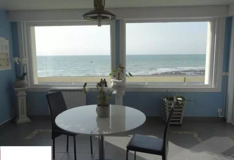 Aamiaismajoitus (B&B) Villa Face Mer