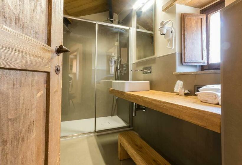 Hostal Borgotufi Albergo Diffuso