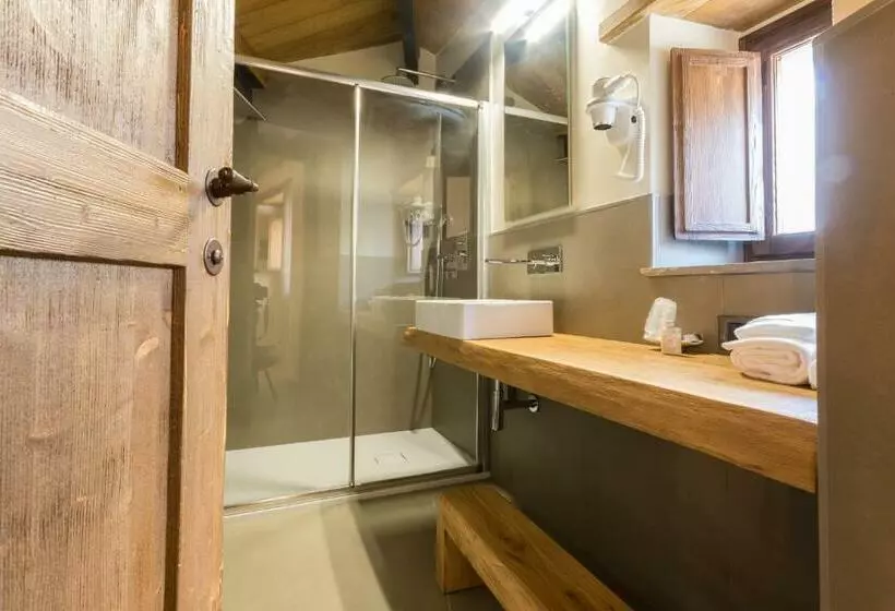 簡易ホテル Borgotufi Albergo Diffuso