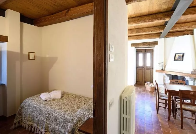 簡易ホテル Borgotufi Albergo Diffuso
