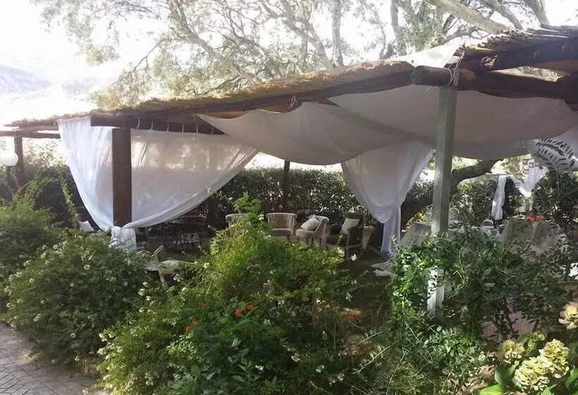 ホテル Agriturismo Muzzu