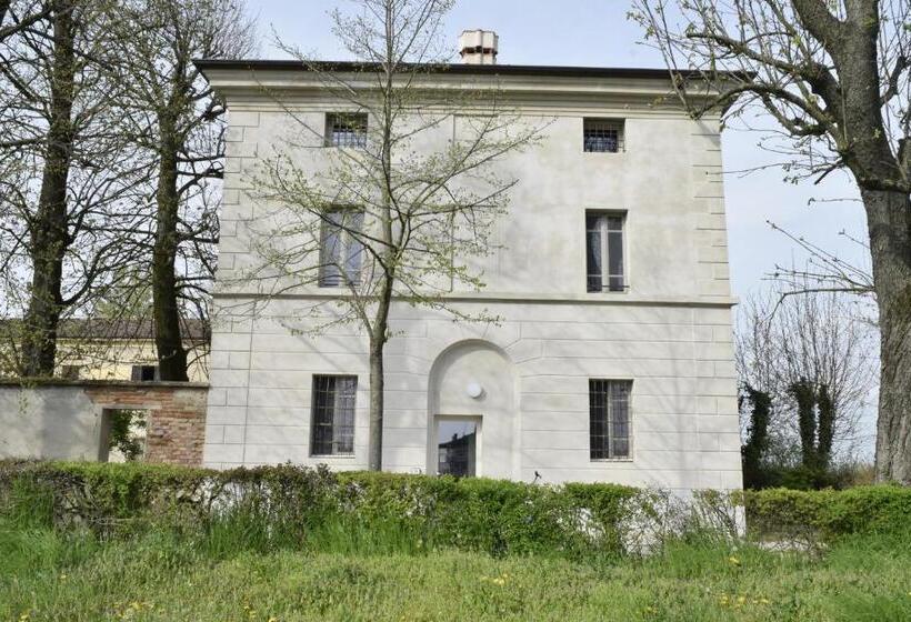 Ostello Castello Mina Della Scala