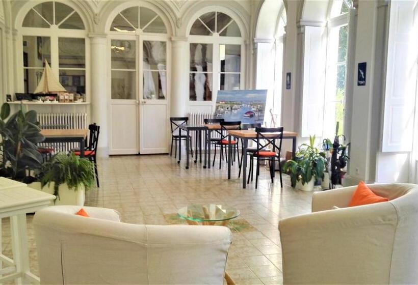 펜션 Domaine Du Plessis Grimaud