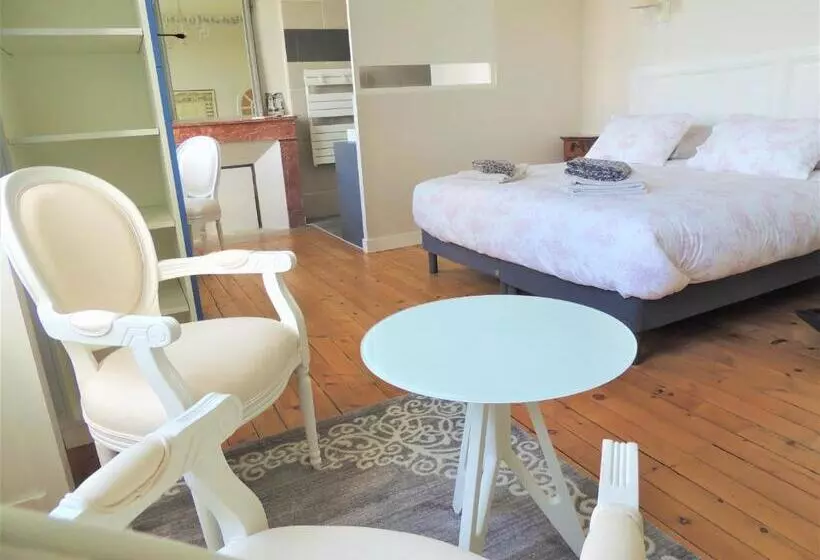 Majatalo Domaine Du Plessis Grimaud