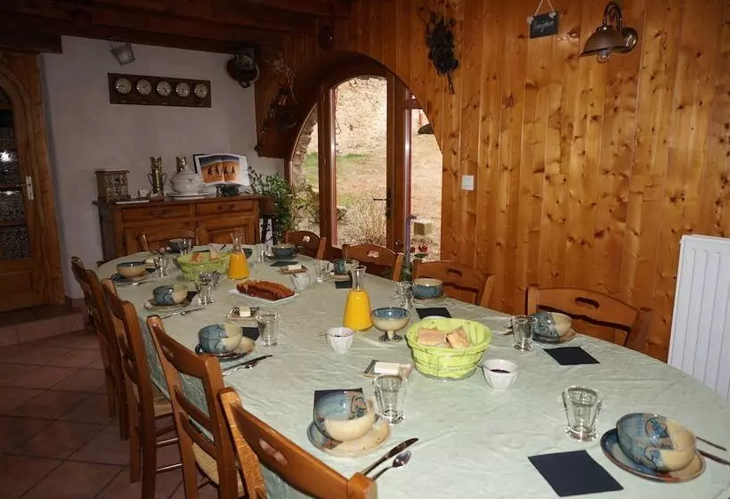 Aamiaismajoitus (B&B) Auberge Du Thiollet