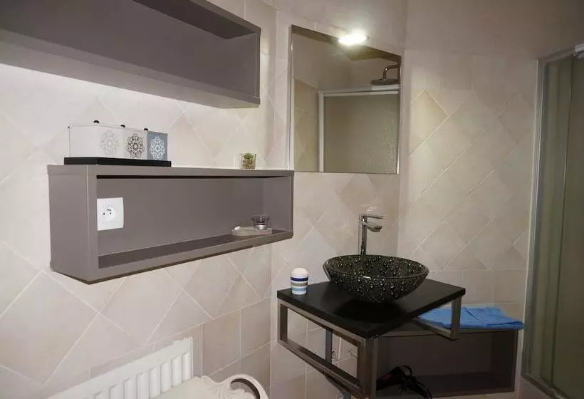 Aamiaismajoitus (B&B) Auberge Du Thiollet