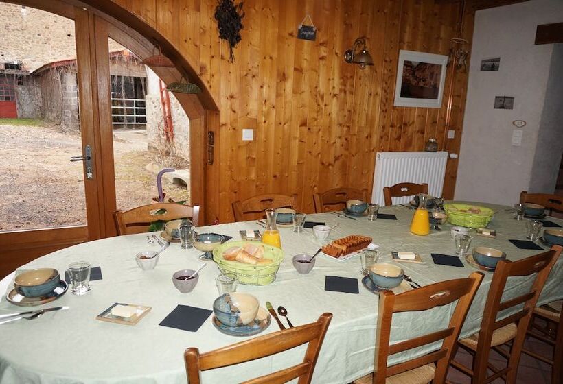 مبيت وإفطار Auberge Du Thiollet