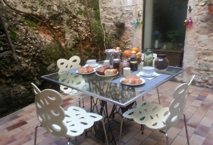 住宿加早餐  Chambres D Hotes Lou Calvari