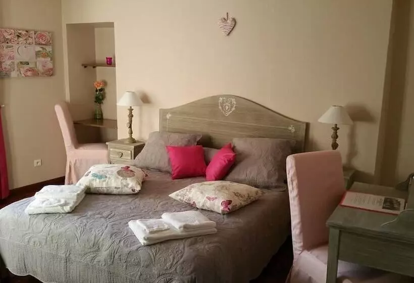Aamiaismajoitus (B&B) Le Couvent De Nauviale
