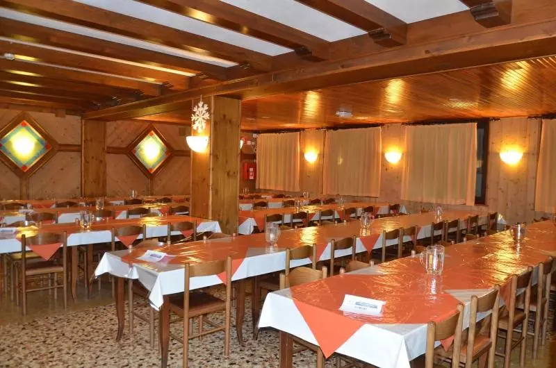 Hostelli Bella Italia & Efa Village