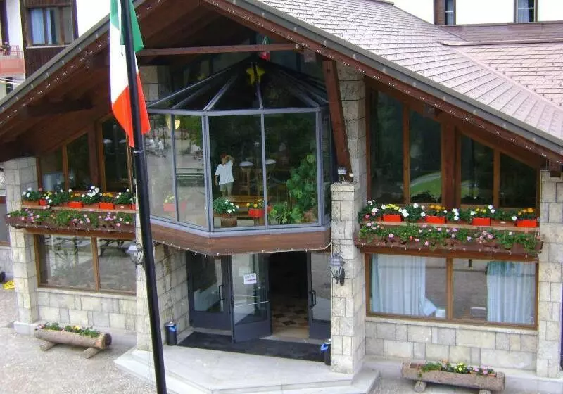 Hostelli Bella Italia & Efa Village