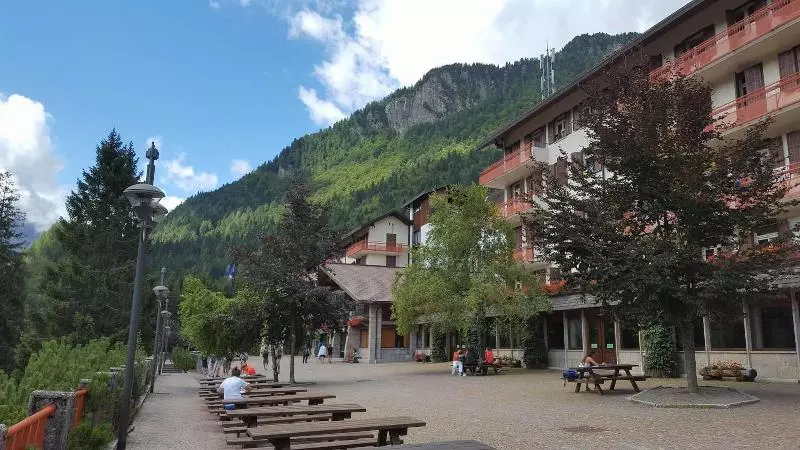 Hostelli Bella Italia & Efa Village