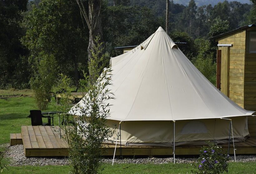 בית מלון כפרי La Victoria Glamping
